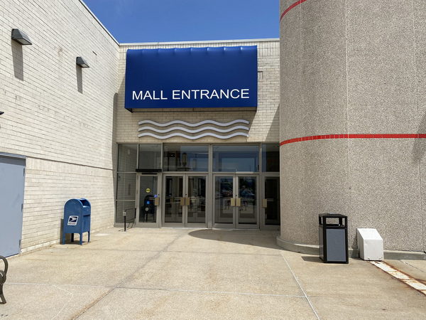 Bay City Mall (Bay City Town Center) - June 15 2022 Photo (newer photo)